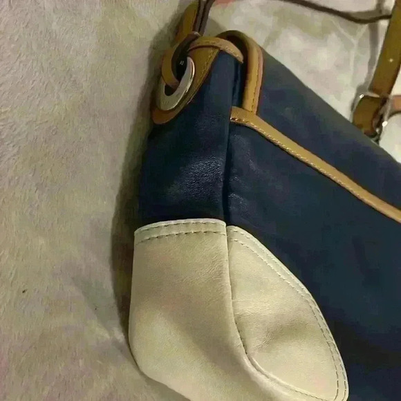 Coach Crossbody - Picture 4 of 14